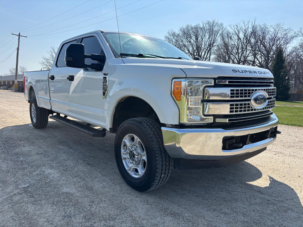 Ford Super Duty F-250 SRW XL 4WD Crew Cab 8' Box 2019