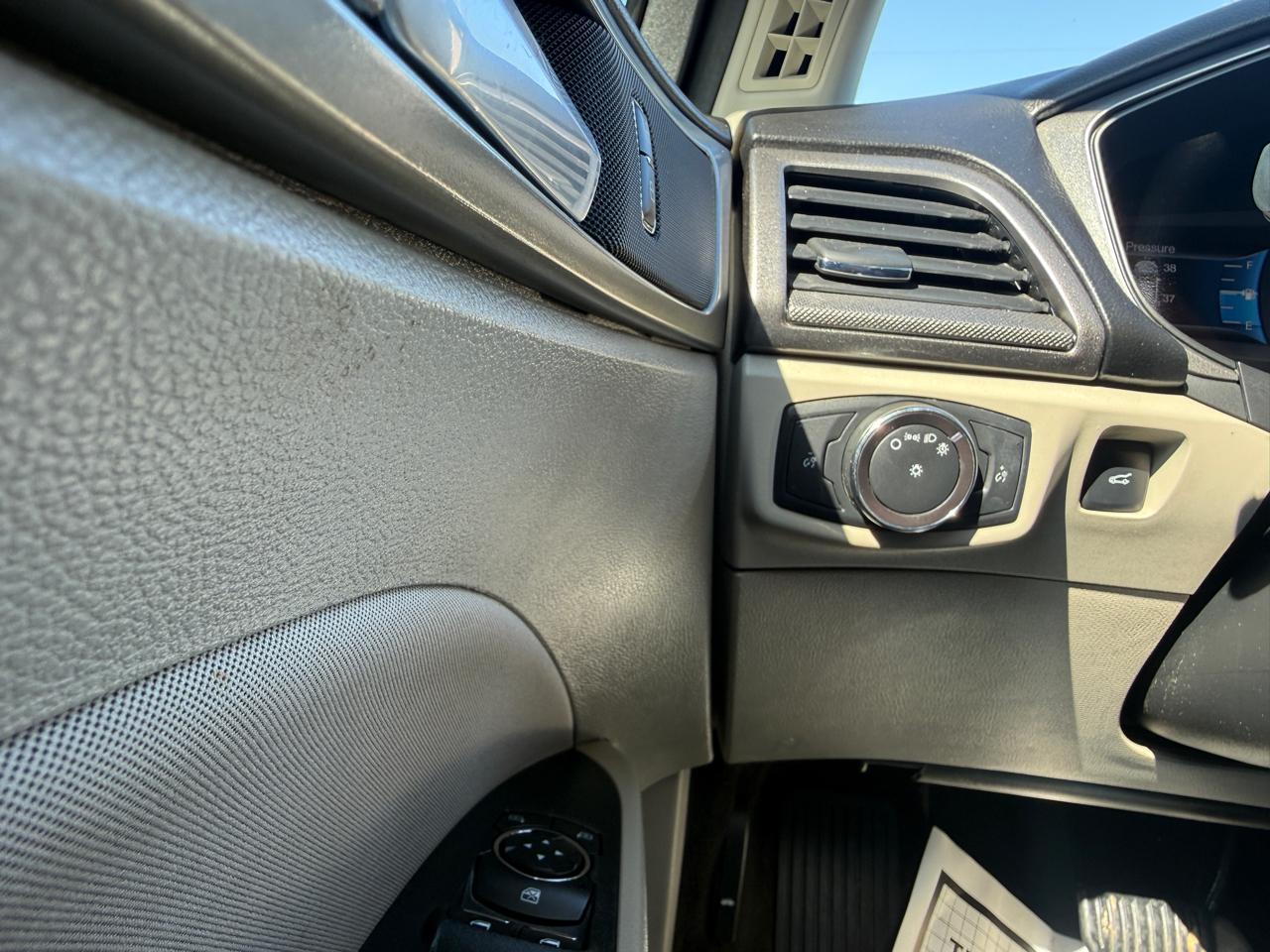 Ford Fusion SE FWD 2018