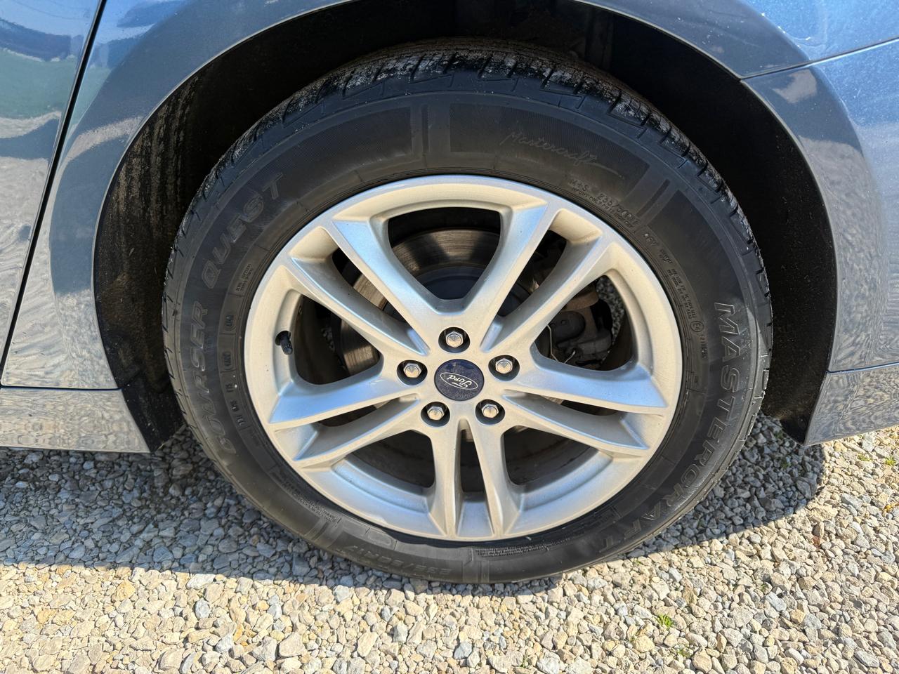 Ford Fusion SE FWD 2018