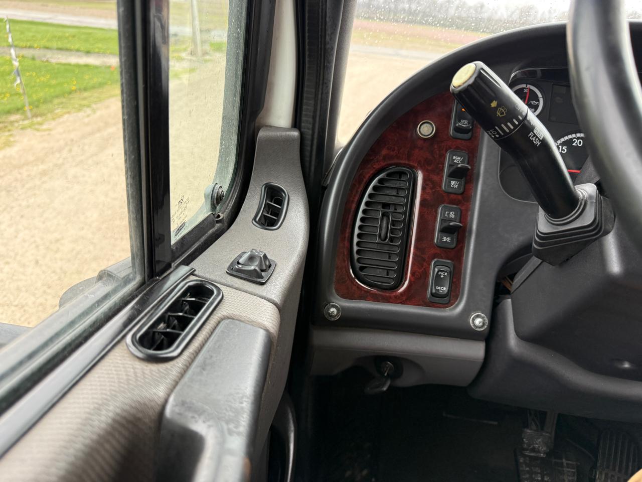 Freightliner M2  2014