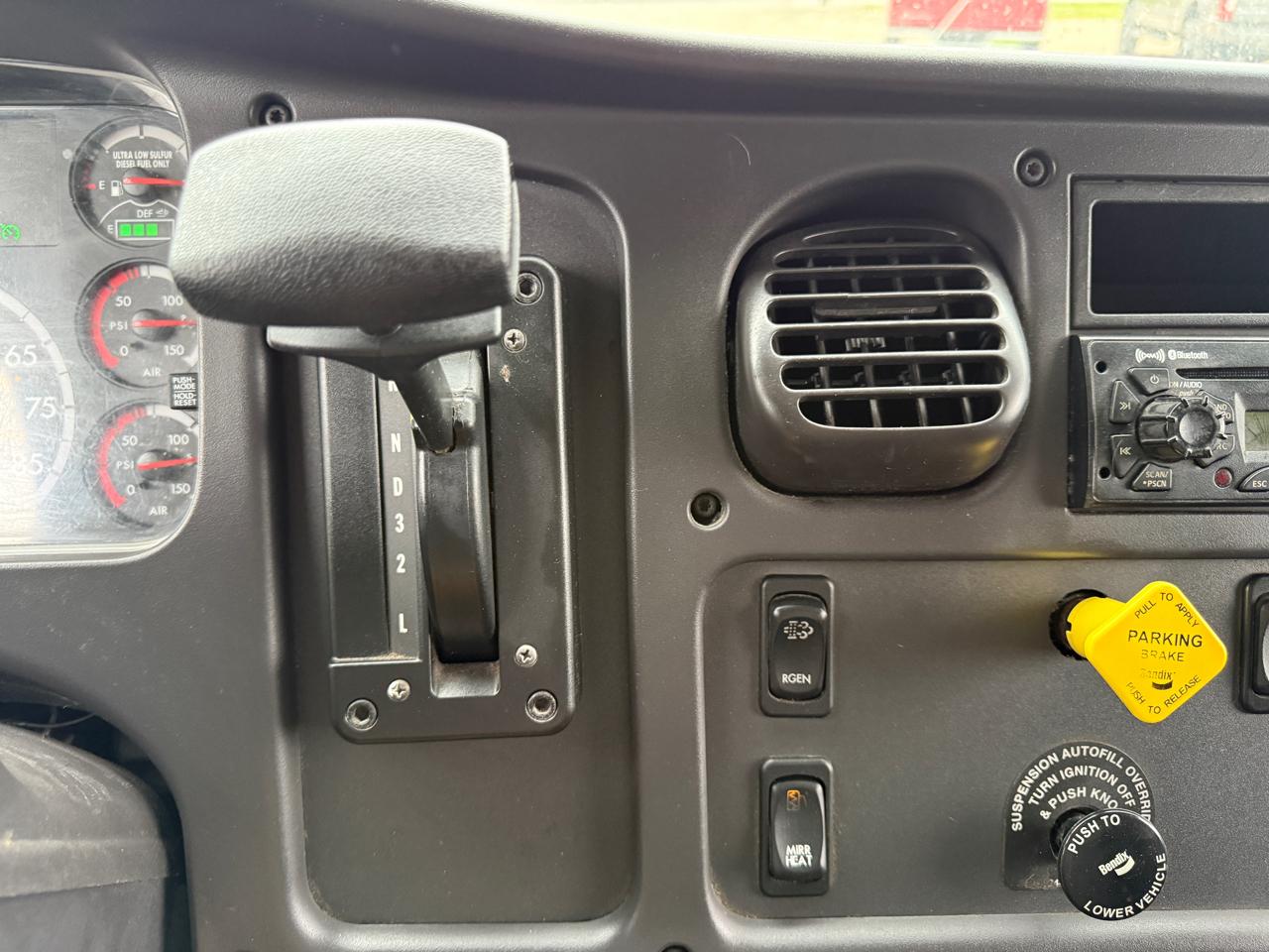 Freightliner M2  2015