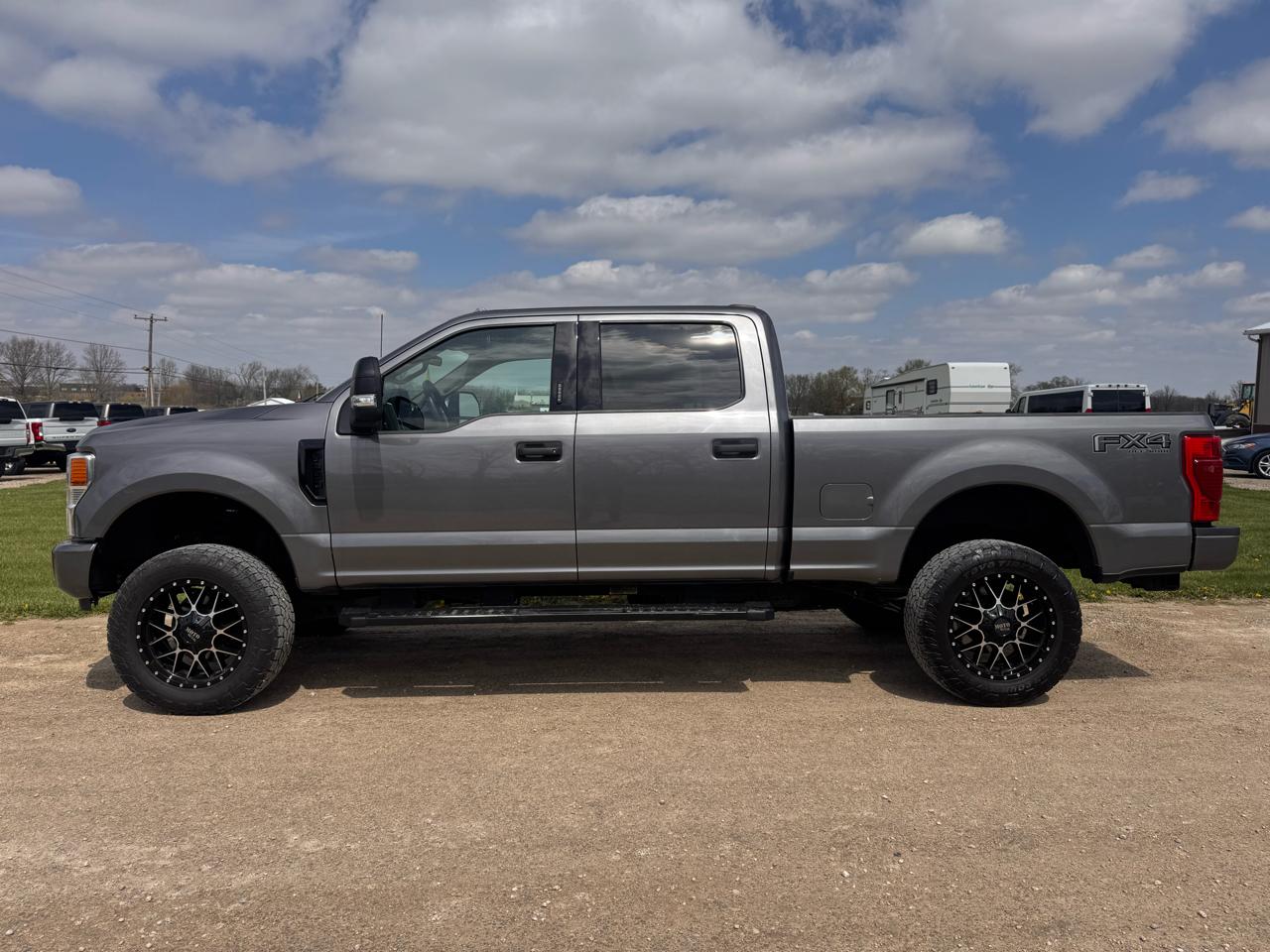 Ford Super Duty F-350 SRW 4WD Crew Cab 156" FX4 2022