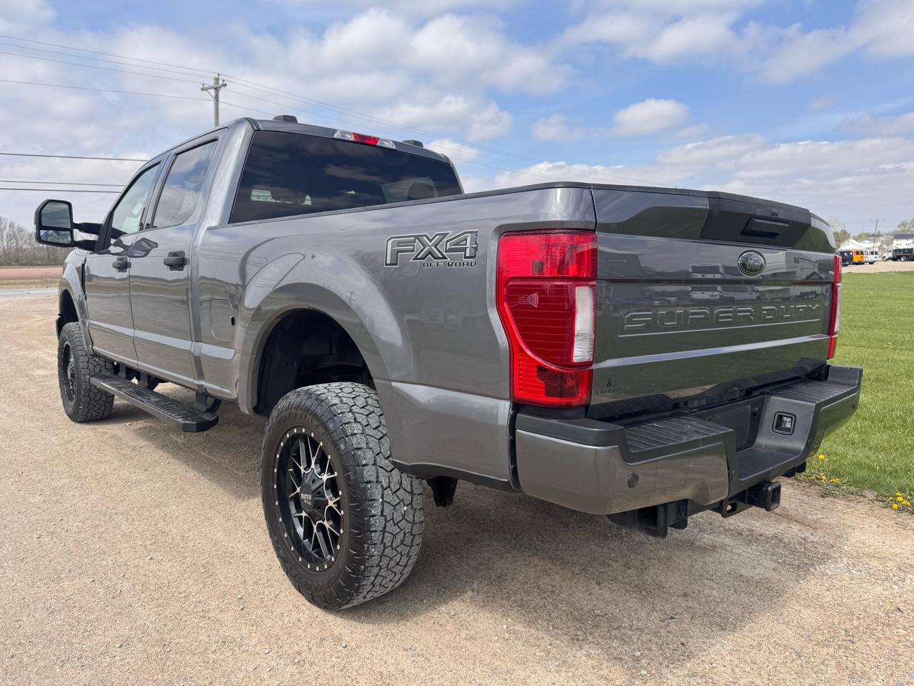 Ford Super Duty F-350 SRW 4WD Crew Cab 156" FX4 2022