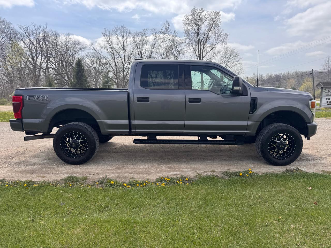 Ford Super Duty F-350 SRW 4WD Crew Cab 156" FX4 2022