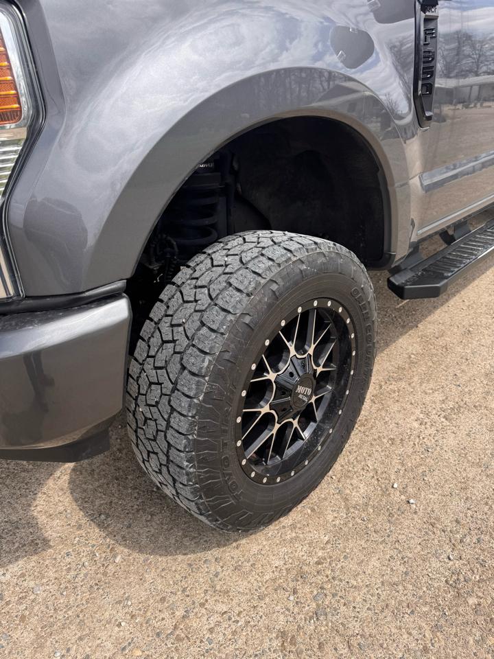 Ford Super Duty F-350 SRW 4WD Crew Cab 156" FX4 2022