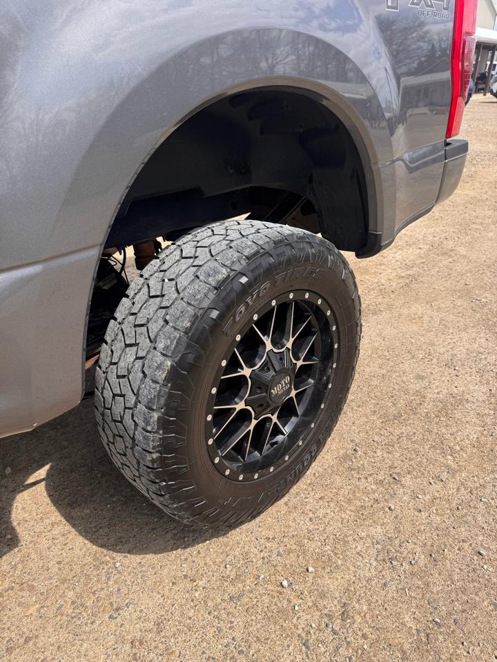 Ford Super Duty F-350 SRW 4WD Crew Cab 156" FX4 2022