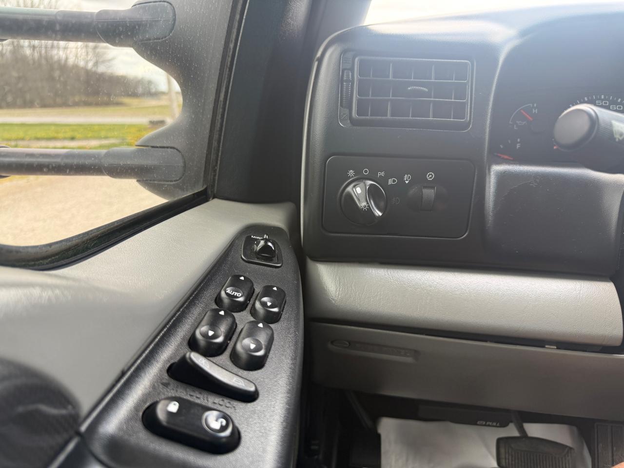 Ford Super Duty F-250 4WD Crew Cab 156" XL 2003