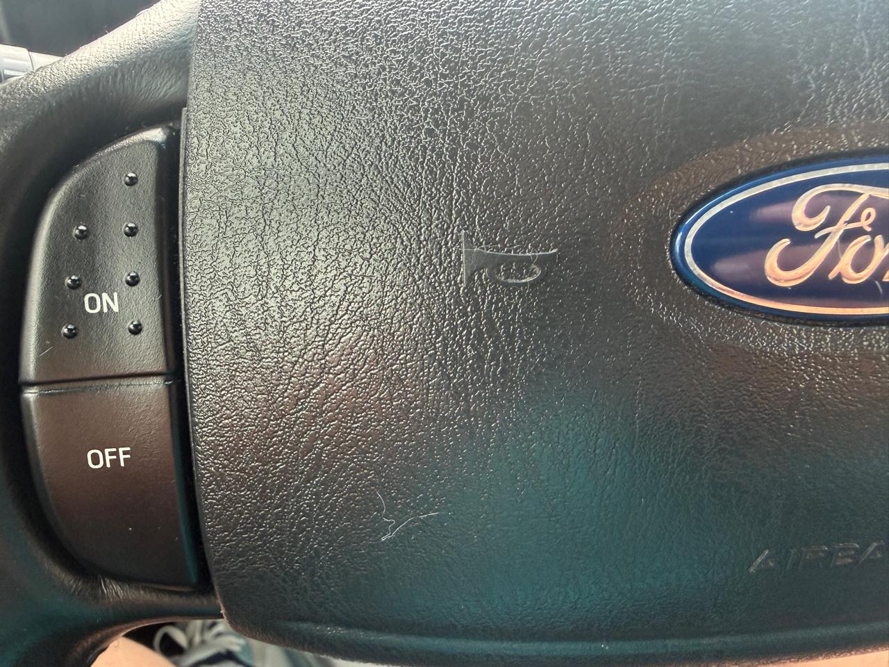 Ford Super Duty F-250 4WD Crew Cab 156" XL 2003