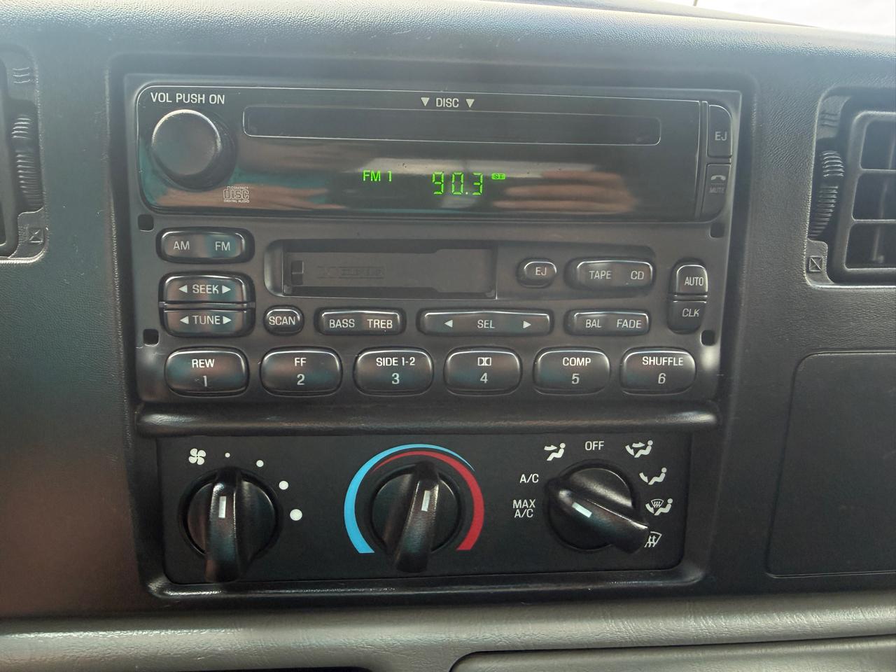 Ford Super Duty F-250 4WD Crew Cab 156" XL 2003