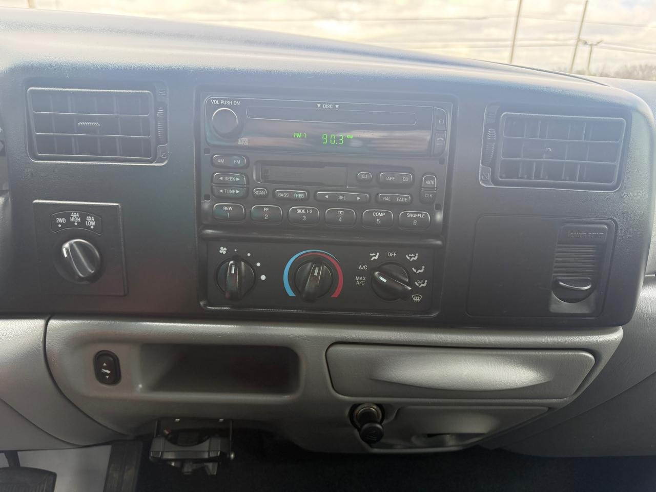 Ford Super Duty F-250 4WD Crew Cab 156" XL 2003