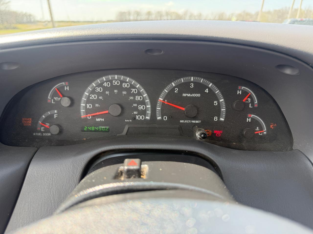 Ford F-150 XL SuperCab Short Bed 2WD 2003