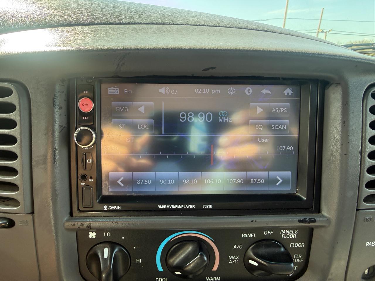 Ford F-150 XL SuperCab Short Bed 2WD 2003