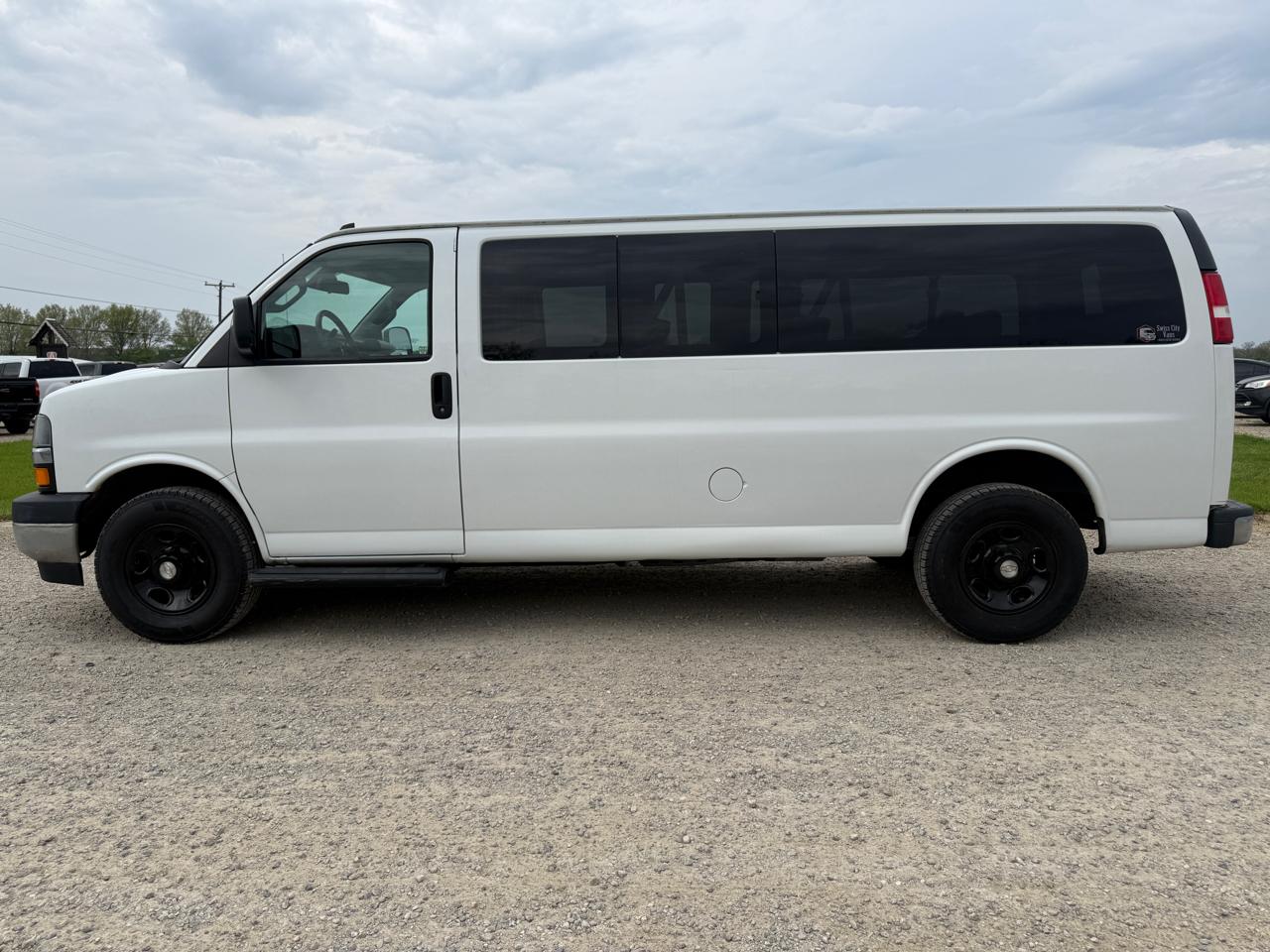 Chevrolet Express Passenger RWD 3500 155" LT 2020