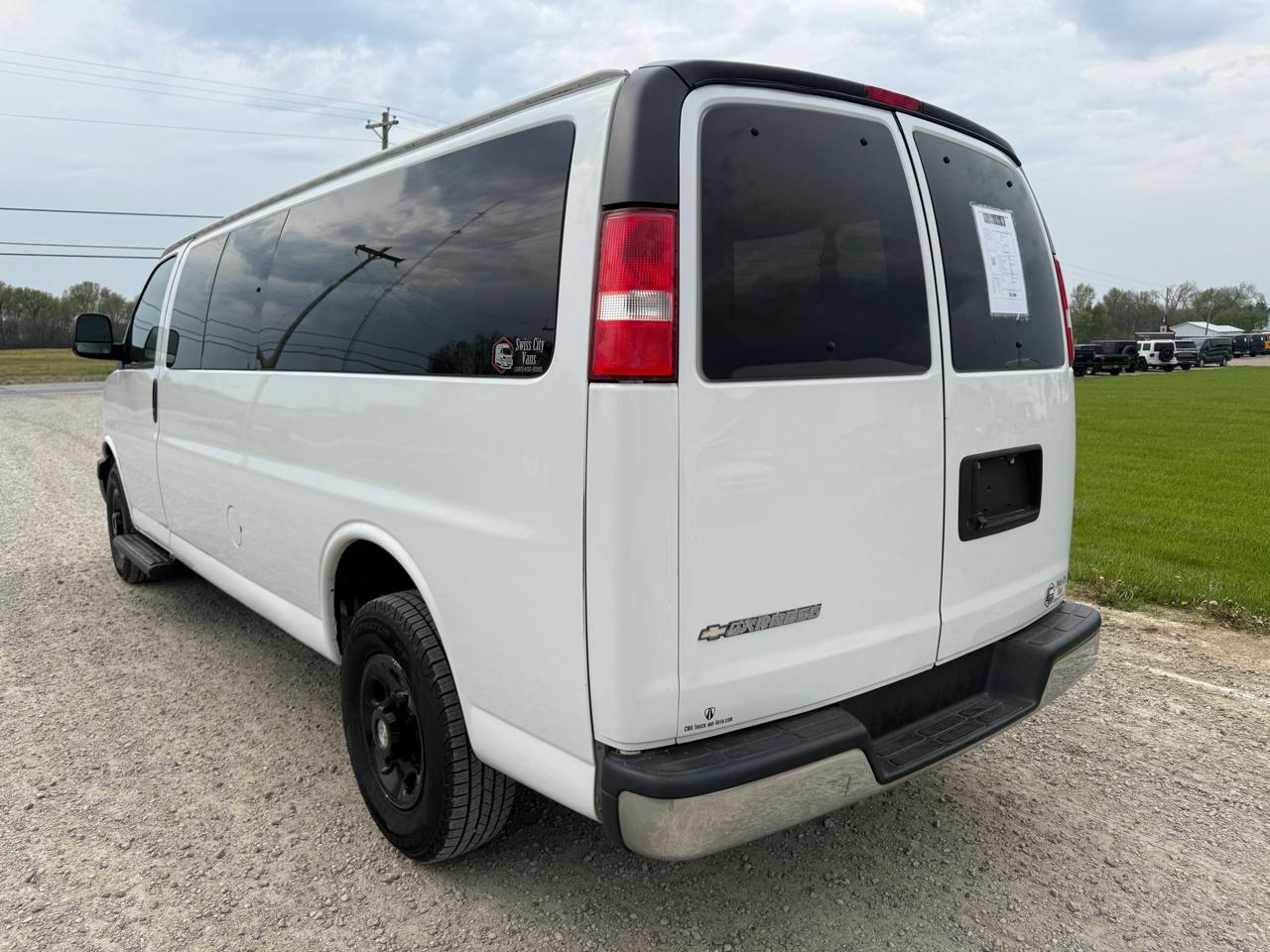 Chevrolet Express Passenger RWD 3500 155" LT 2020