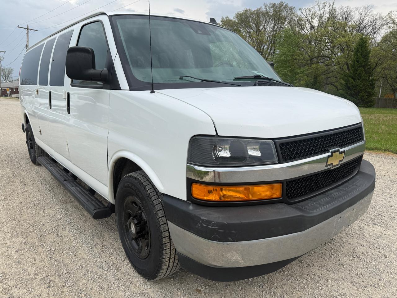 Chevrolet Express Passenger RWD 3500 155" LT 2020