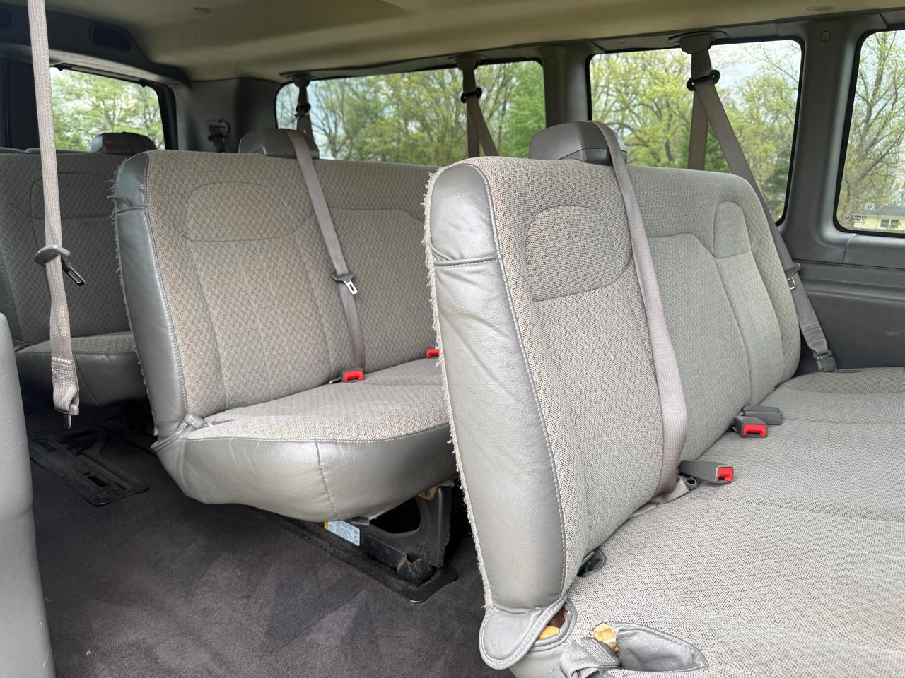 Chevrolet Express Passenger RWD 3500 155" LT 2020