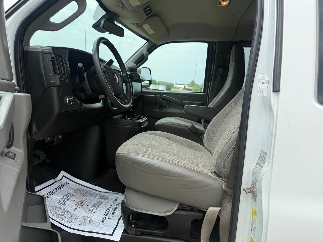 Chevrolet Express Passenger RWD 3500 155" LT 2020