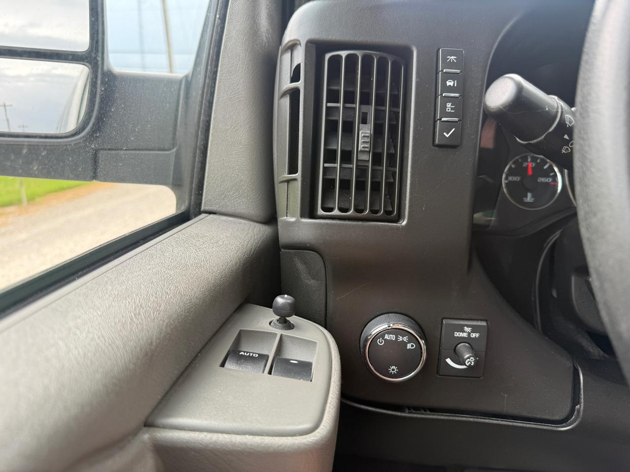 Chevrolet Express Passenger RWD 3500 155" LT 2020