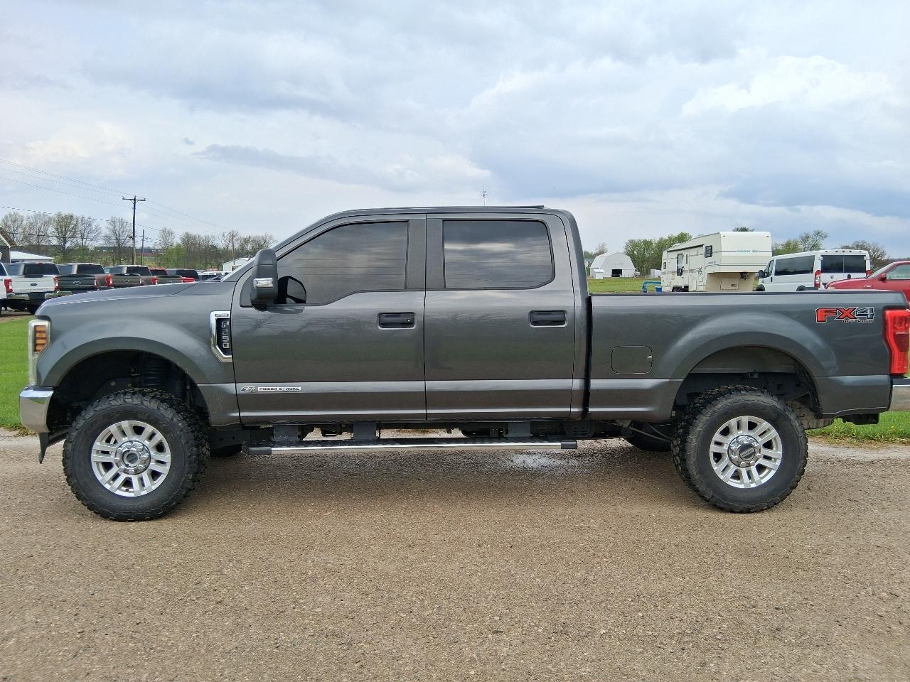 Ford Super Duty F-250 SRW King Ranch 4WD Crew Cab 8' Box 2019