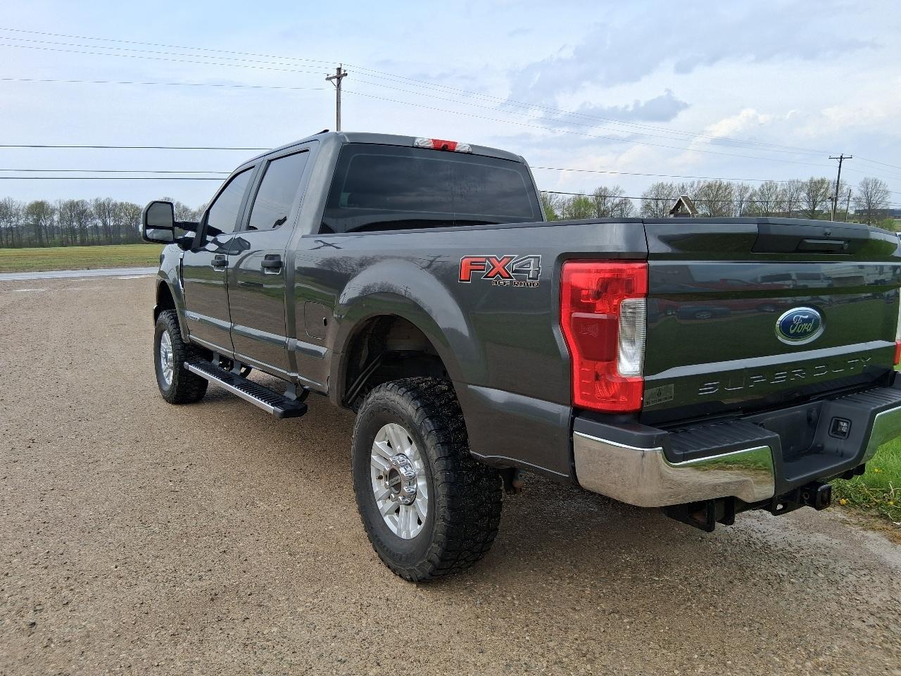 Ford Super Duty F-250 SRW King Ranch 4WD Crew Cab 8' Box 2019