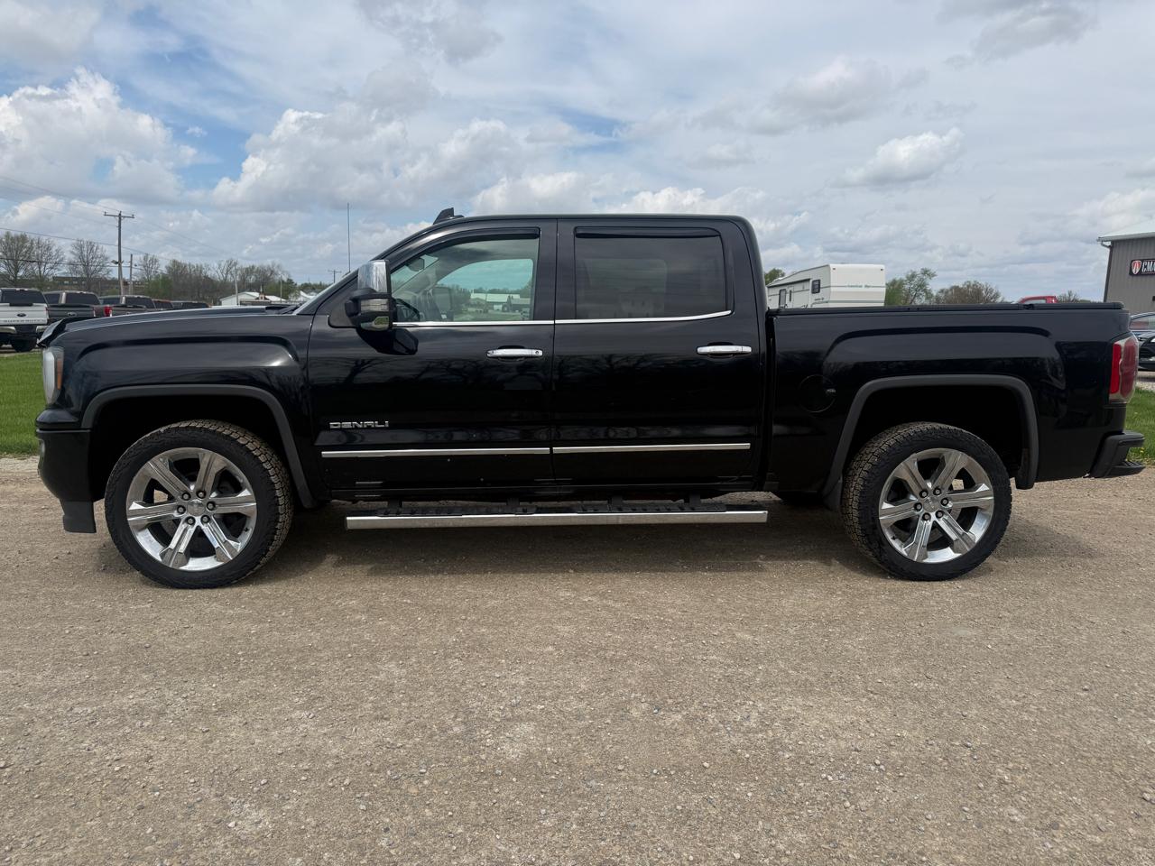 GMC Sierra 1500 4WD Crew Cab 143.5" Denali 2016