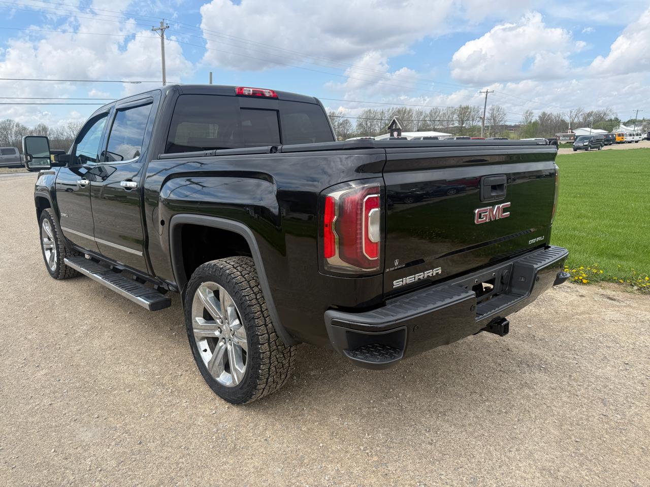 GMC Sierra 1500 4WD Crew Cab 143.5" Denali 2016