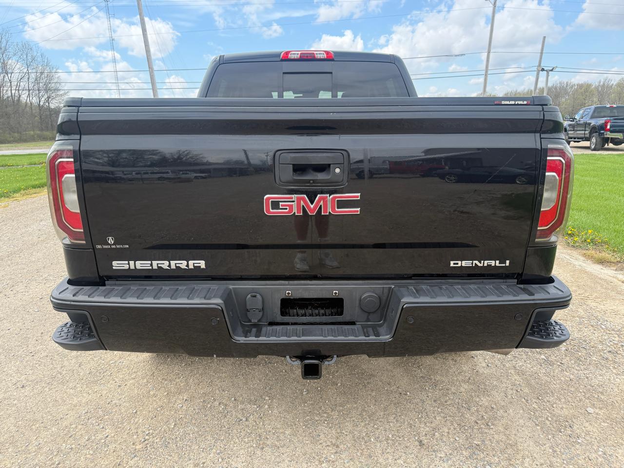 GMC Sierra 1500 4WD Crew Cab 143.5" Denali 2016