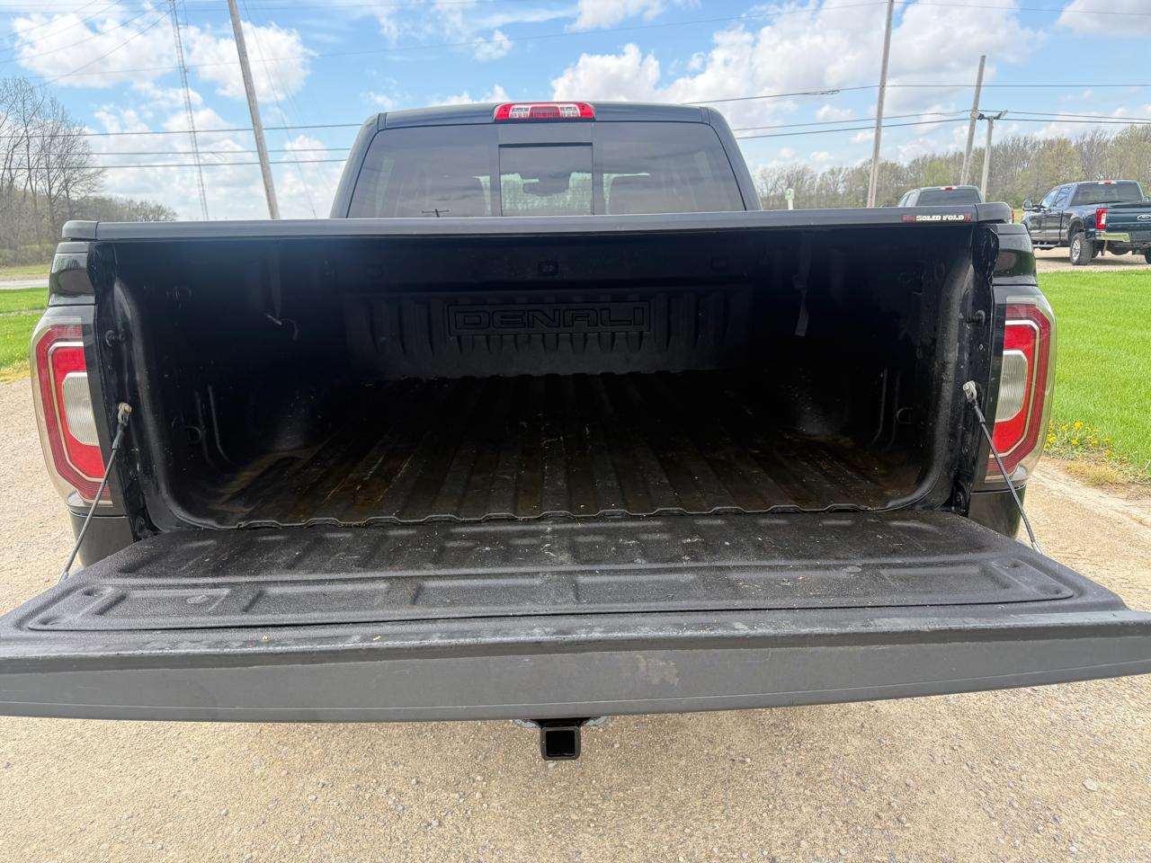 GMC Sierra 1500 4WD Crew Cab 143.5" Denali 2016