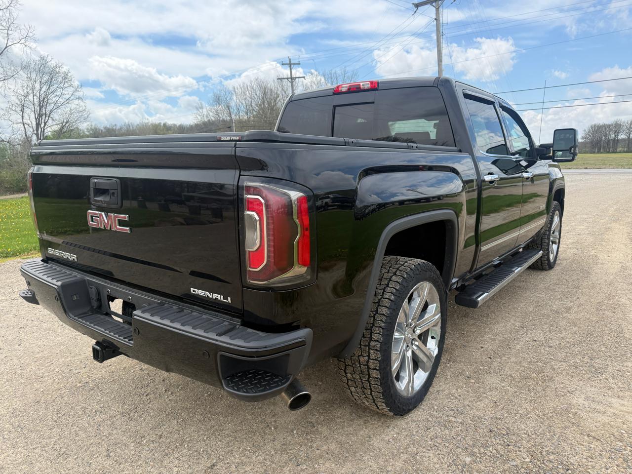 GMC Sierra 1500 4WD Crew Cab 143.5" Denali 2016