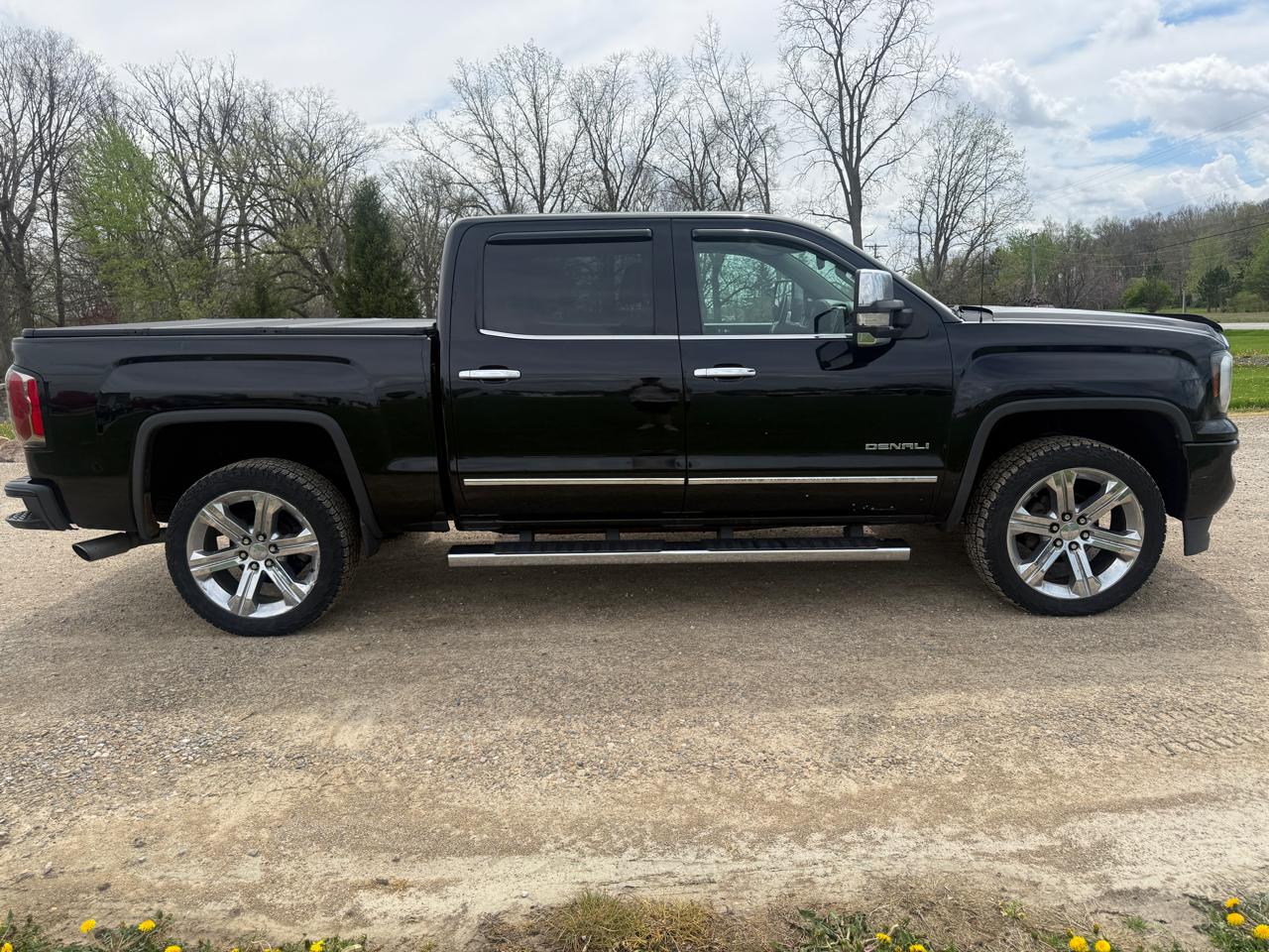 GMC Sierra 1500 4WD Crew Cab 143.5" Denali 2016