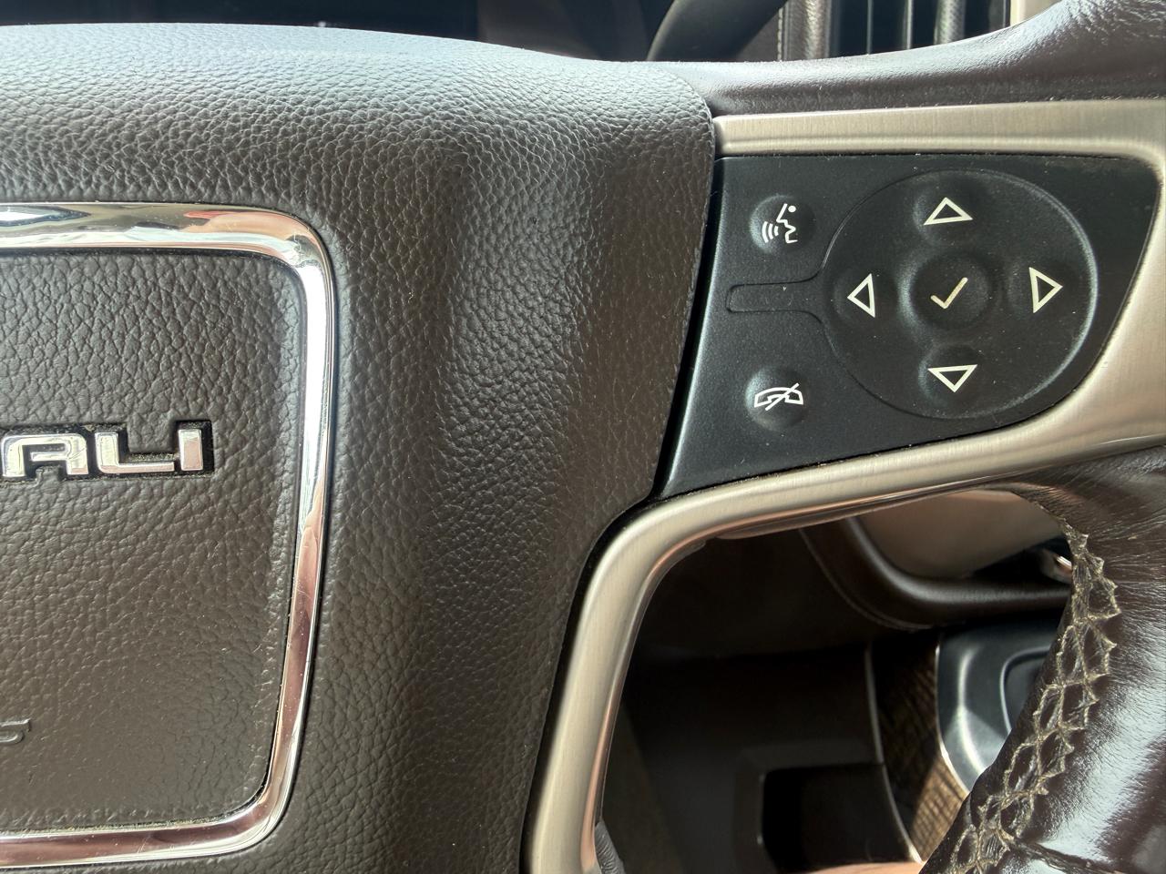 GMC Sierra 1500 4WD Crew Cab 143.5" Denali 2016