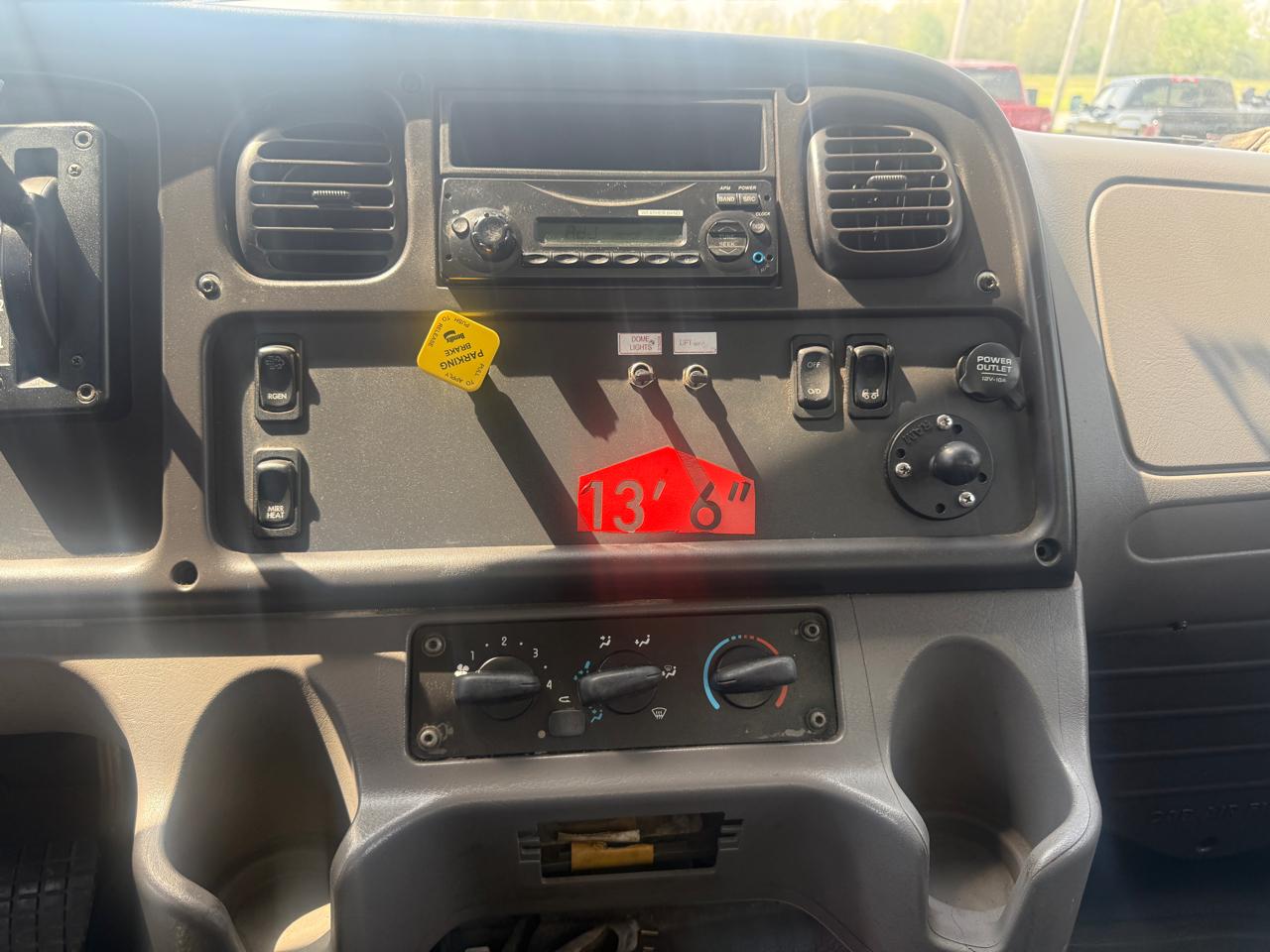 Freightliner M2  2012