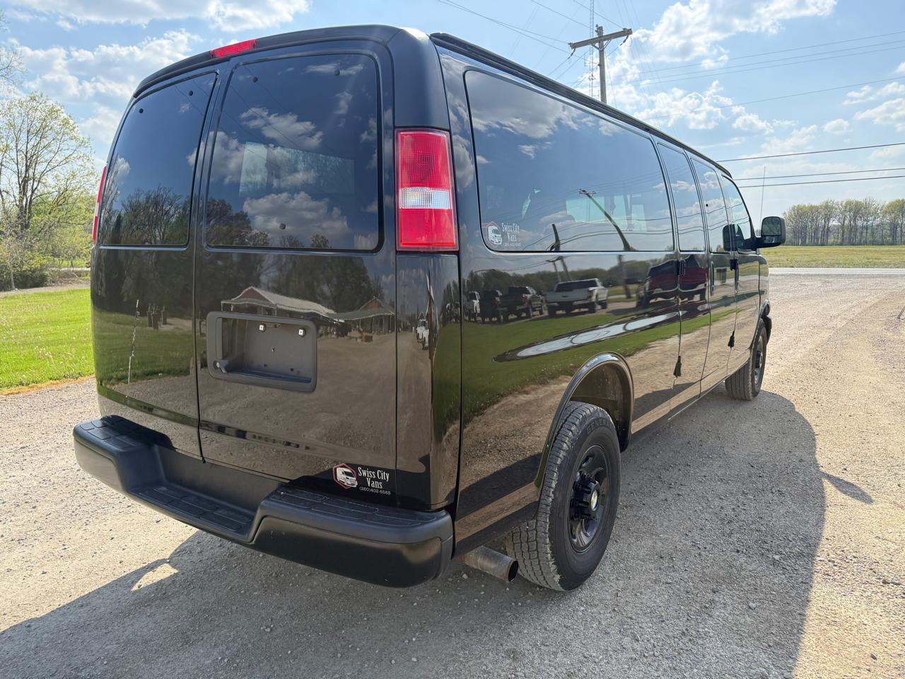 Chevrolet Express Passenger RWD 3500 155" LS 2020