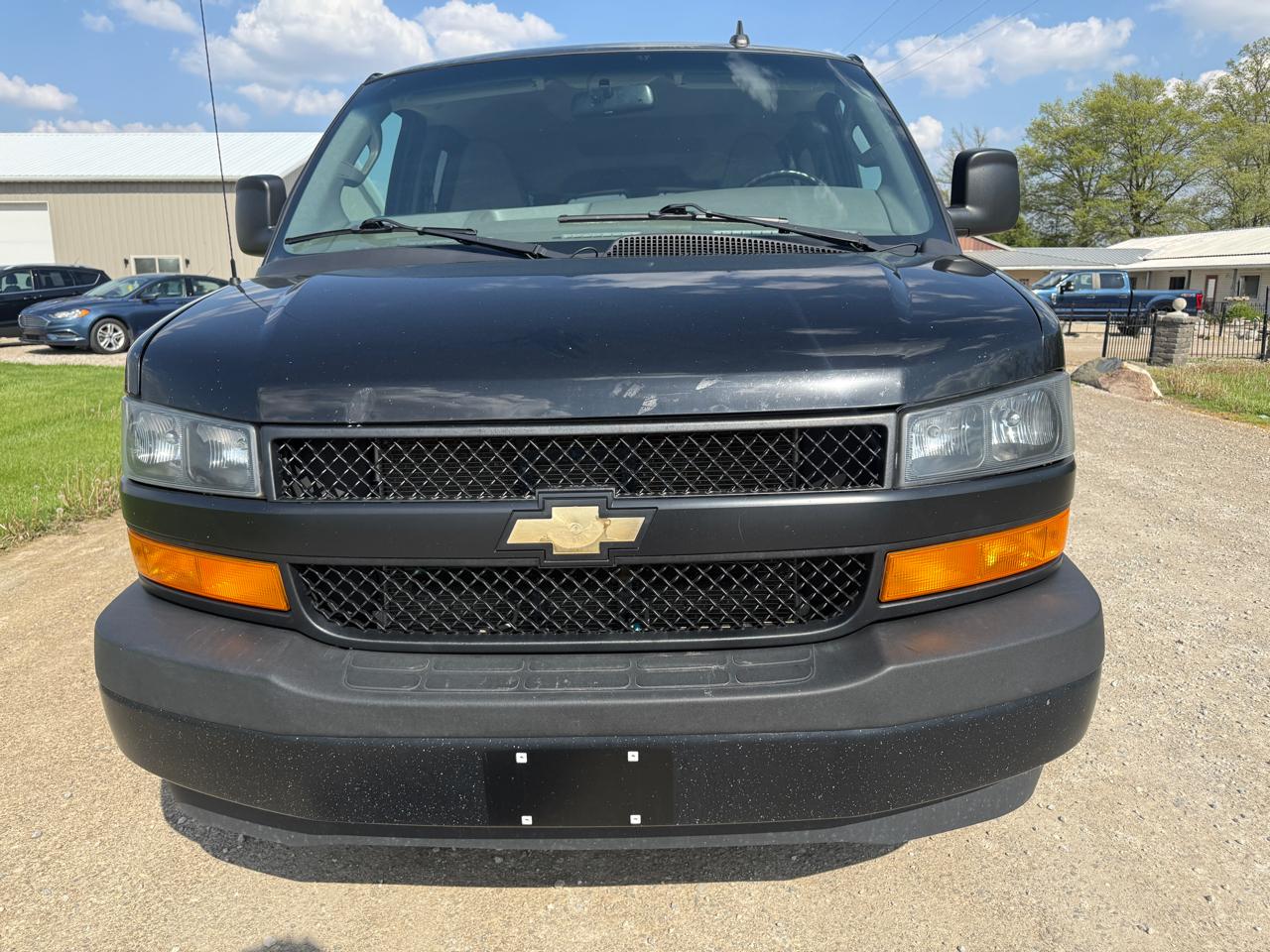 Chevrolet Express Passenger RWD 3500 155" LS 2020