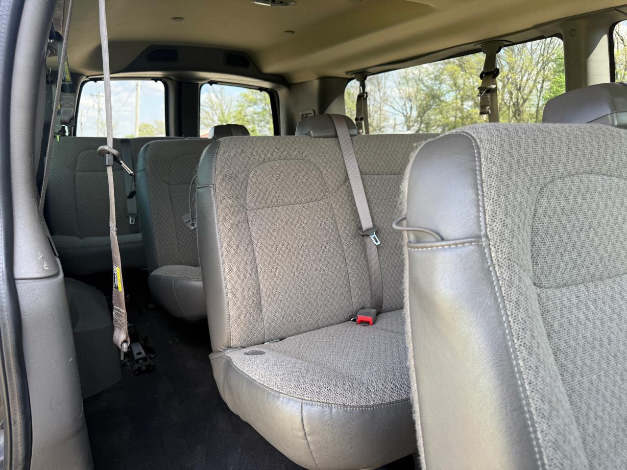 Chevrolet Express Passenger RWD 3500 155" LS 2020