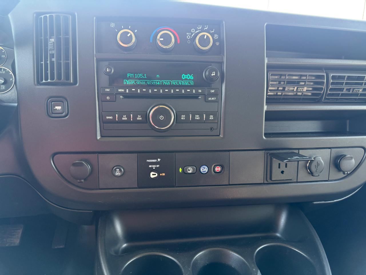 Chevrolet Express Passenger RWD 3500 155" LS 2020