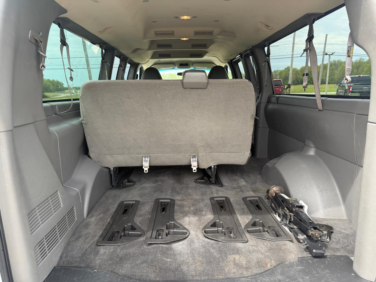 Chevrolet Express Passenger RWD 3500 155" LT w/1LT 2013