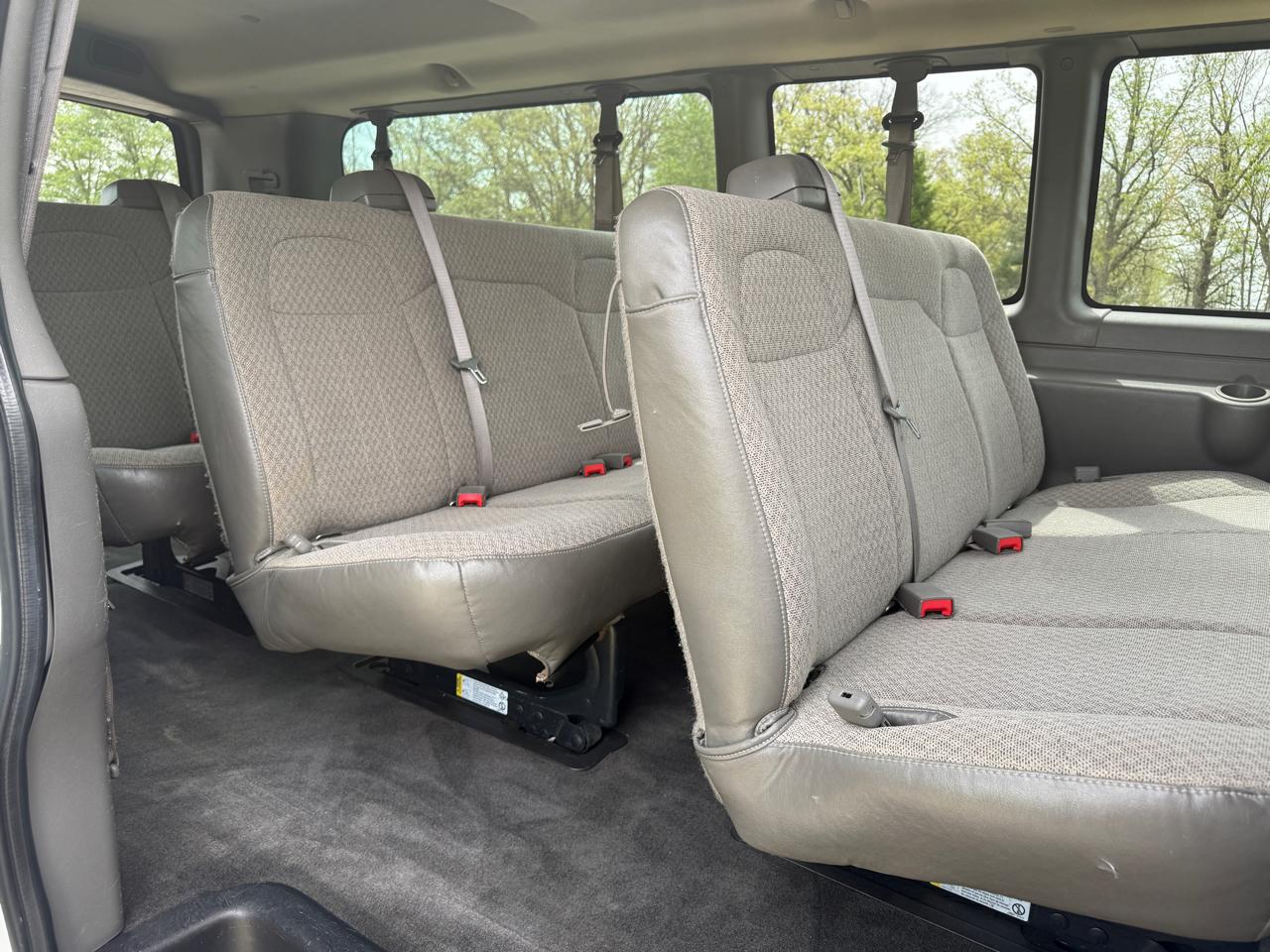 Chevrolet Express Passenger RWD 3500 155" LT w/1LT 2013
