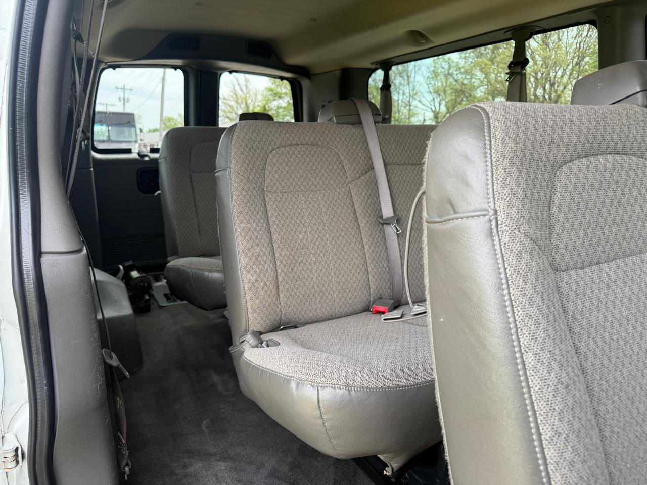 Chevrolet Express Passenger RWD 3500 155" LT w/1LT 2013