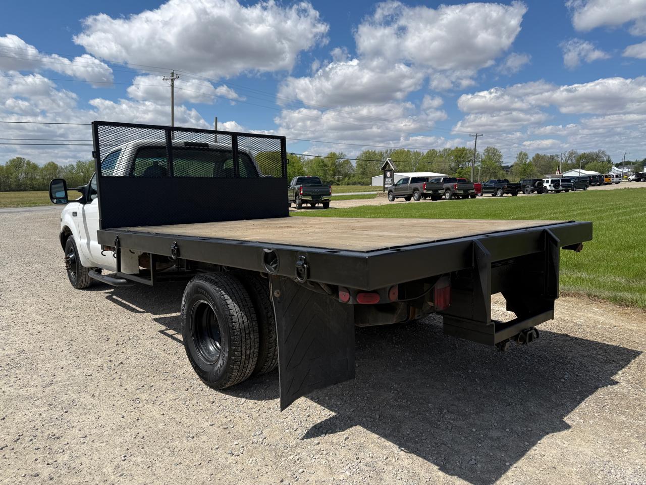 Ford Super Duty F-350 DRW Reg Cab 141" WB Lariat 1999