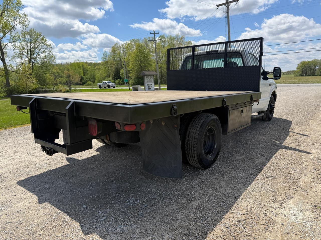 Ford Super Duty F-350 DRW Reg Cab 141" WB Lariat 1999