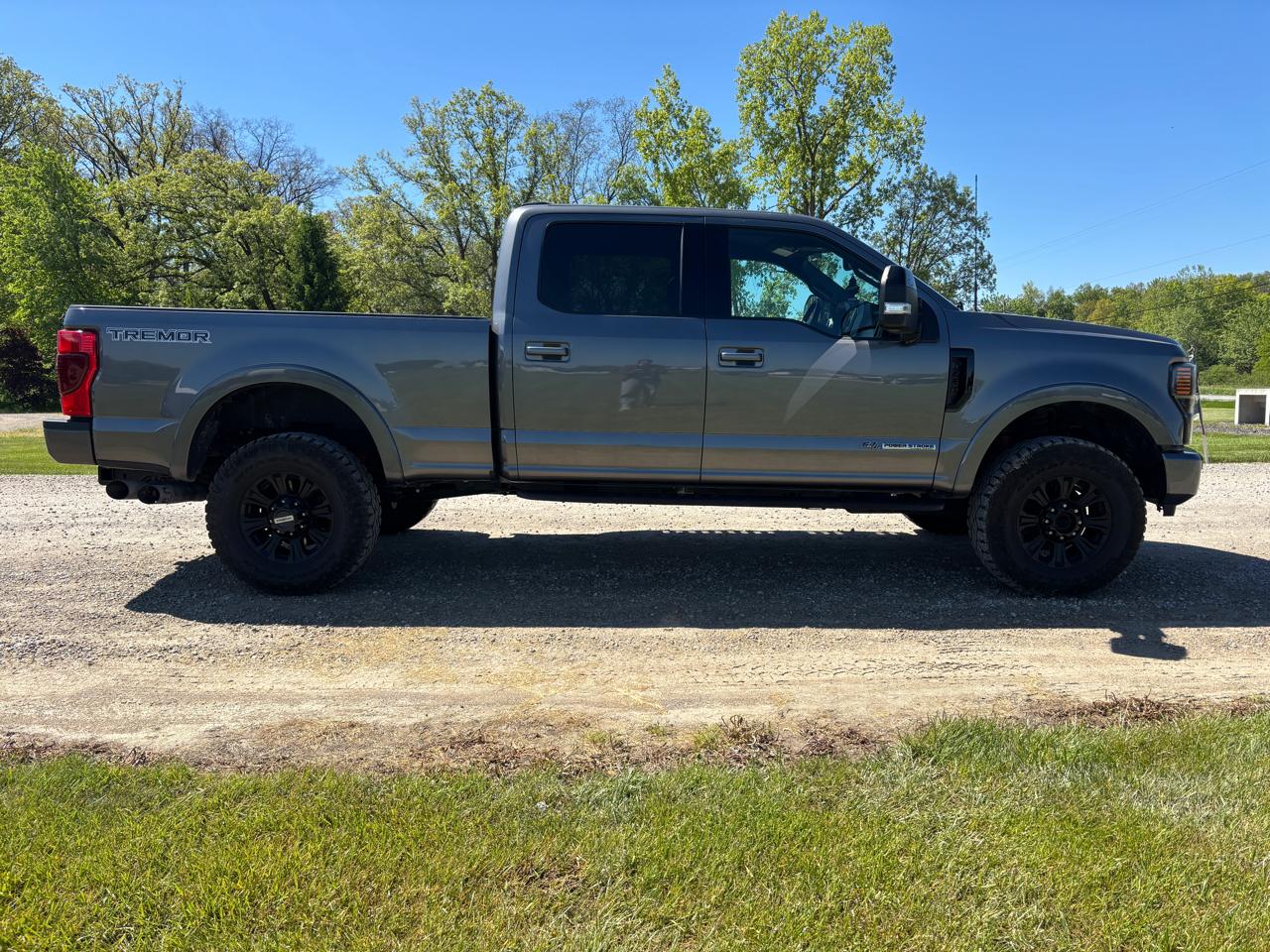 Ford Super Duty F-250 SRW Lariat 4WD SuperCab 8' Box 2022