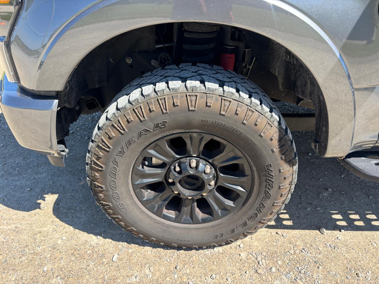Ford Super Duty F-250 SRW Lariat 4WD SuperCab 8' Box 2022