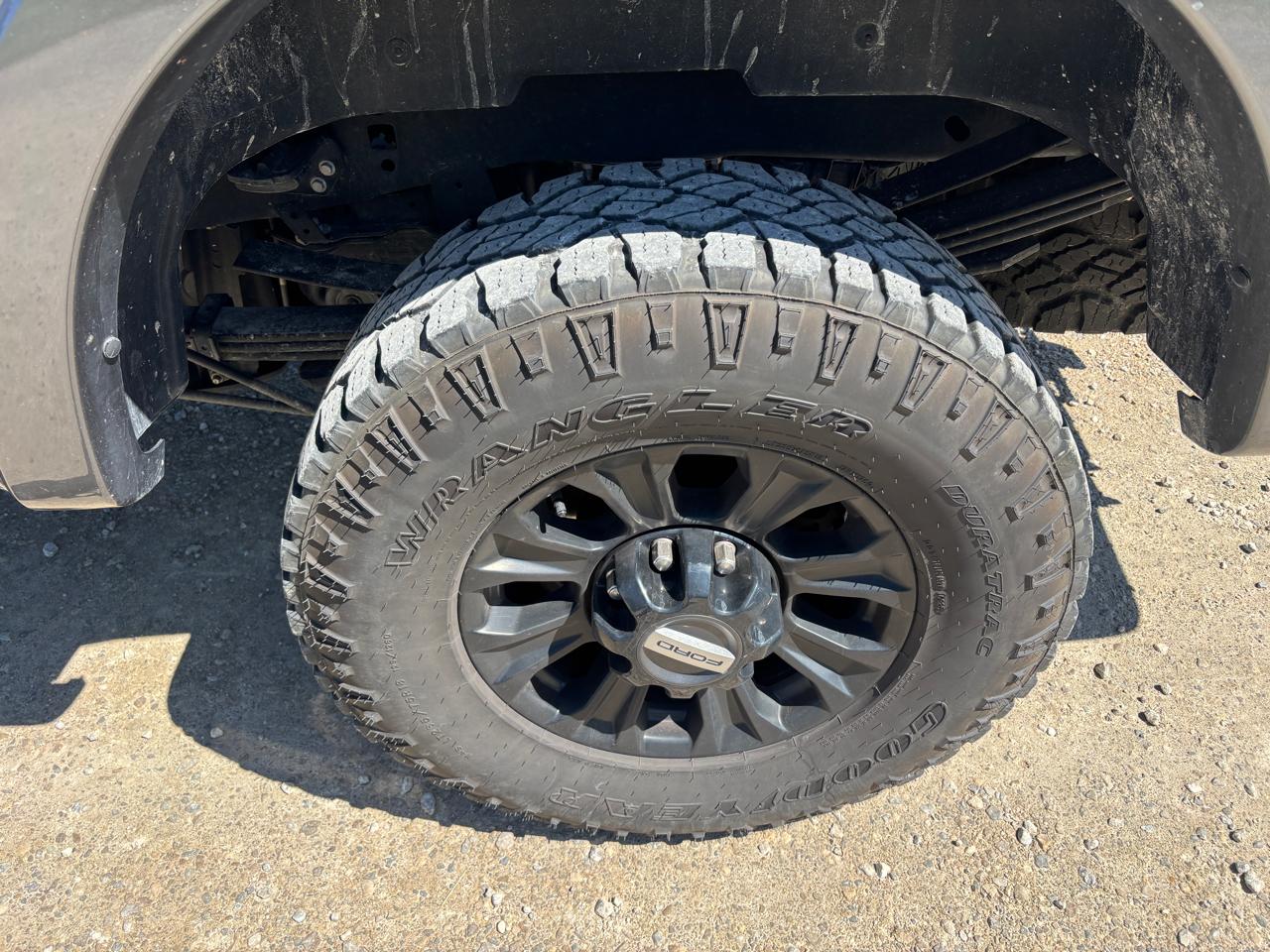 Ford Super Duty F-250 SRW Lariat 4WD SuperCab 8' Box 2022