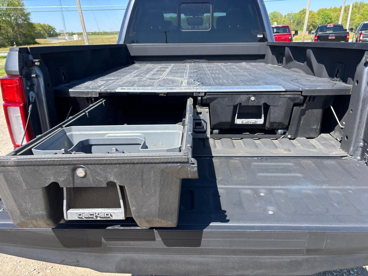 Ford Super Duty F-250 SRW Lariat 4WD SuperCab 8' Box 2022