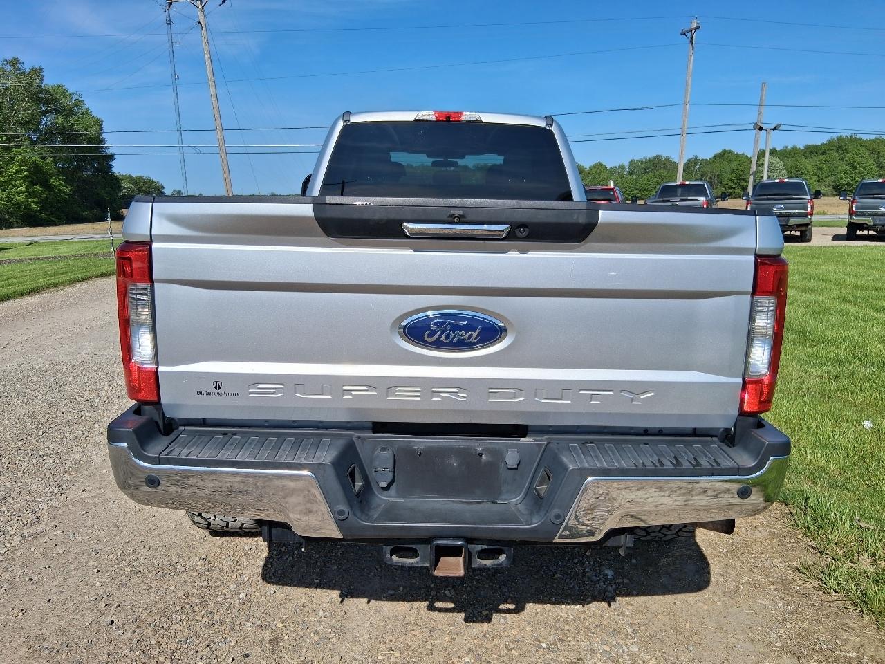 Ford Super Duty F-350 SRW King Ranch 4WD Crew Cab 8' Box 2017