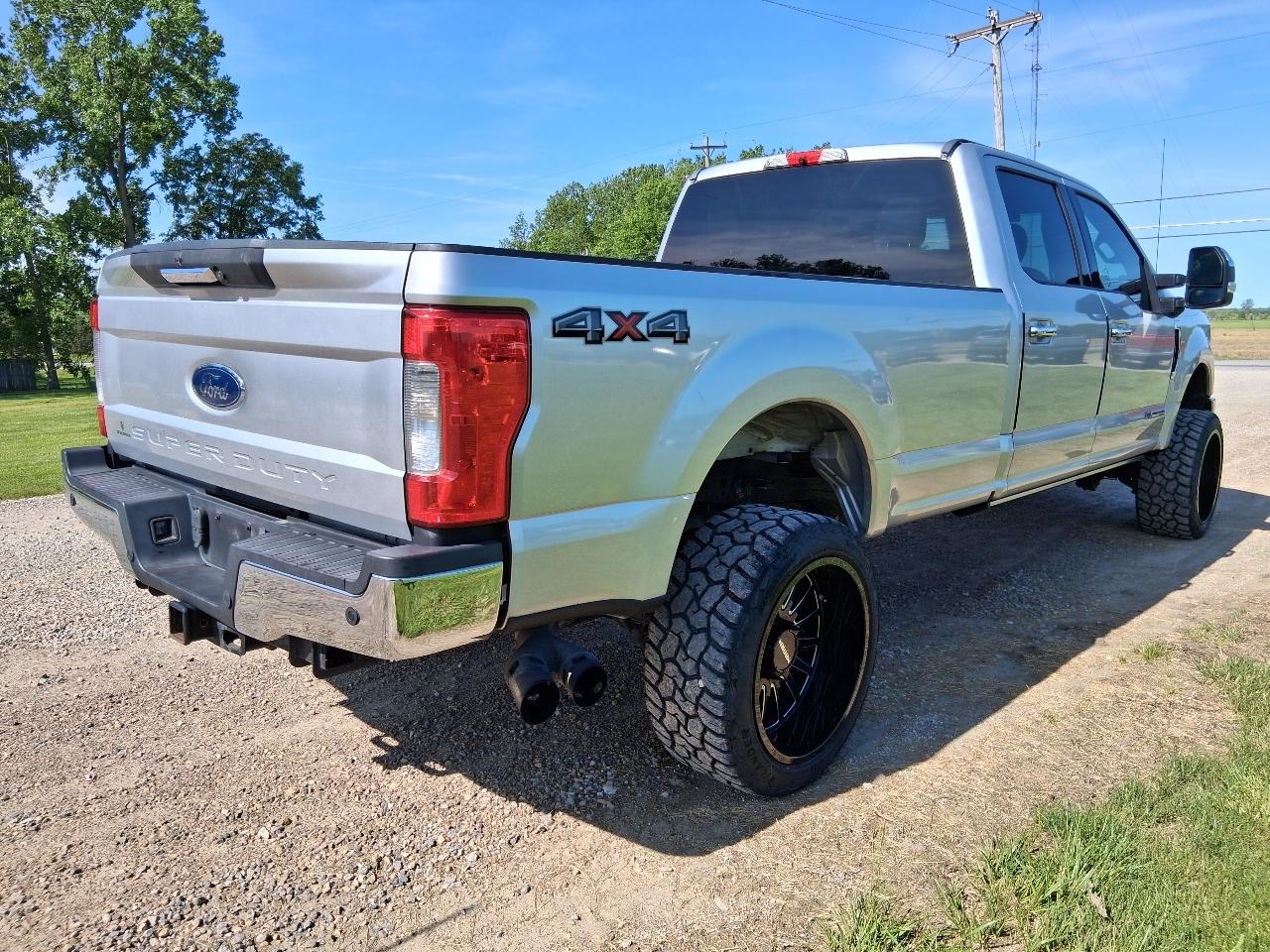 Ford Super Duty F-350 SRW King Ranch 4WD Crew Cab 8' Box 2017