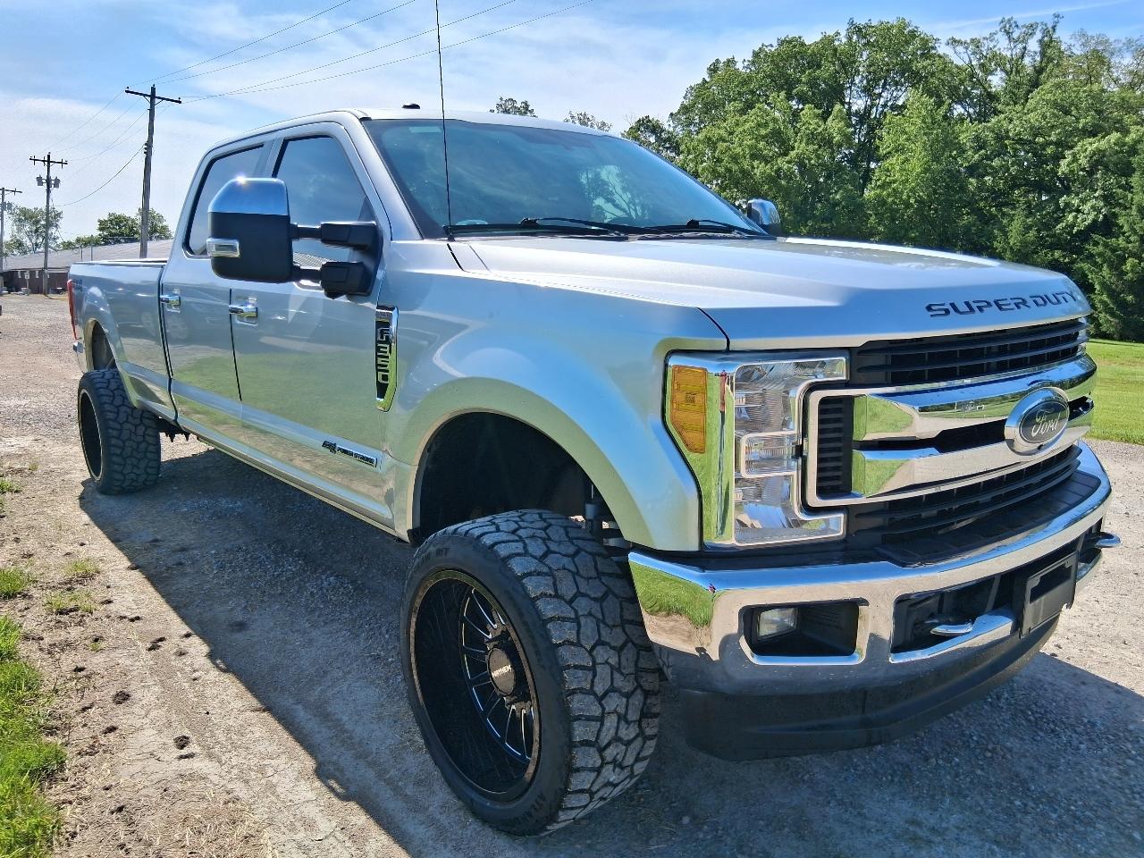 Ford Super Duty F-350 SRW King Ranch 4WD Crew Cab 8' Box 2017