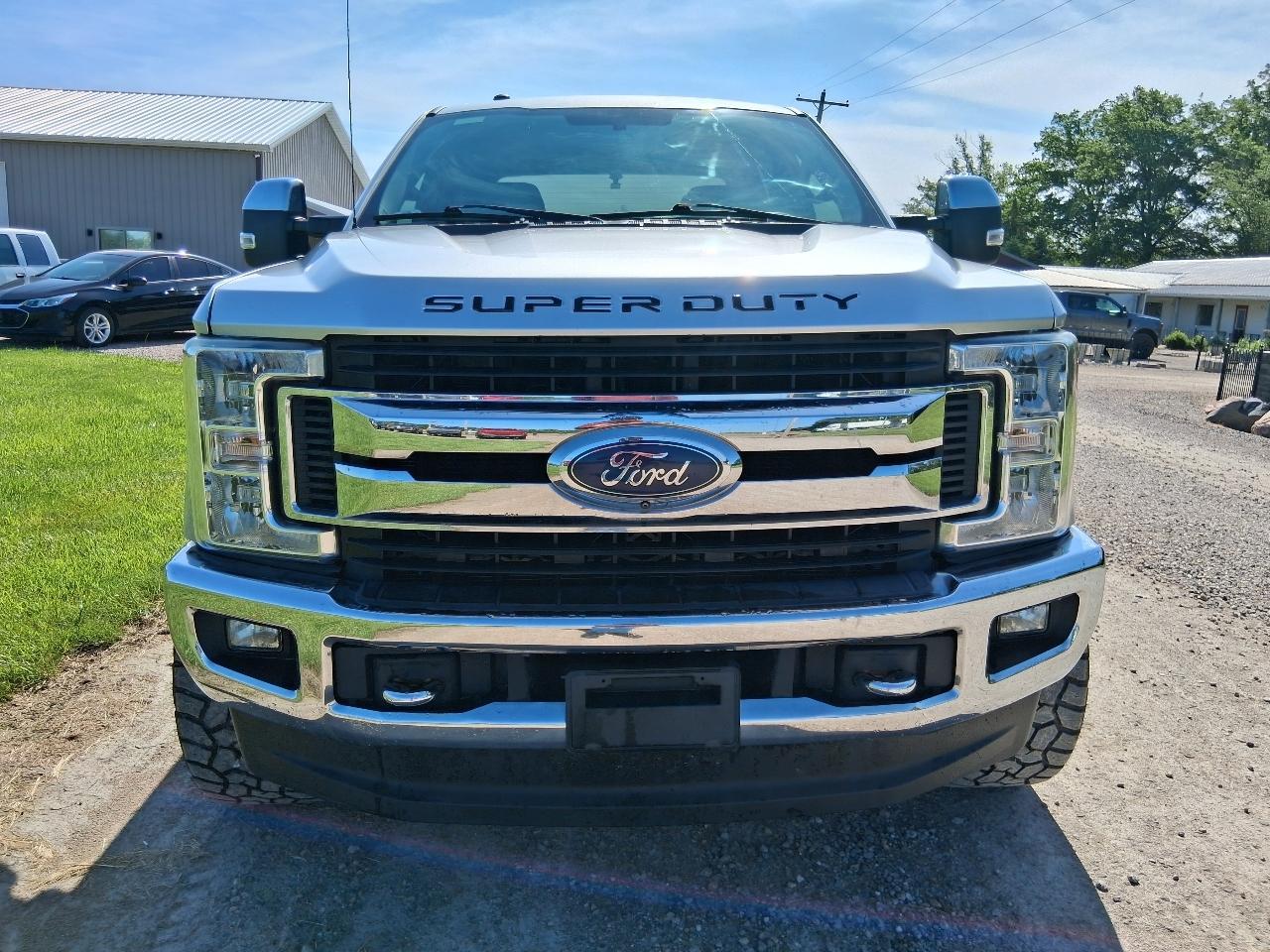 Ford Super Duty F-350 SRW King Ranch 4WD Crew Cab 8' Box 2017