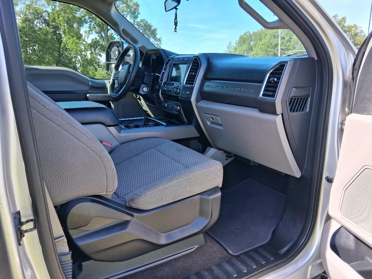 Ford Super Duty F-350 SRW King Ranch 4WD Crew Cab 8' Box 2017